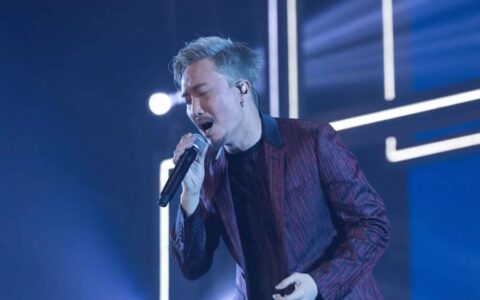 “港圈太子”郑中基：用一首歌力压陈奕迅，却与阿Sa杨颖纠缠不清-ella郑中基演唱会