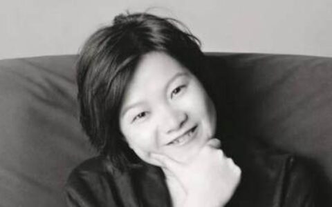 洪晃：不穿名牌不戴首饰，出门不化妆，活出自我的低调有钱人-洪晃原名