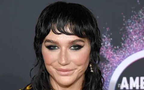 凯莎生来就长尾巴 放弃外表去掉符号 蜕变后再次回归-凯莎为什么没有翅膀