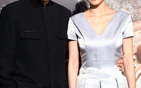 98岁杨振宁精神饱满，44岁翁帆发福显老，牵手16年依旧恩爱如初！-杨振宁和28岁翁帆的爱情关系