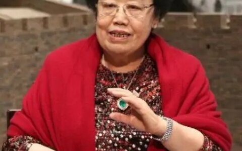 唐僧扮演者迟重瑞，为啥娶了大他11岁的女富豪？有种爱说不出口！-唐僧扮演者迟重瑞和他富豪老婆