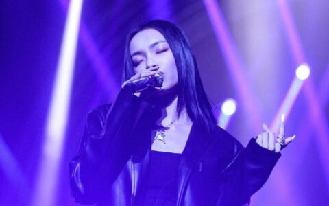 刘柏辛这个“嗯”在短视频怎么就被玩起来？丨娱论-刘柏辛时尚先生红毯造型