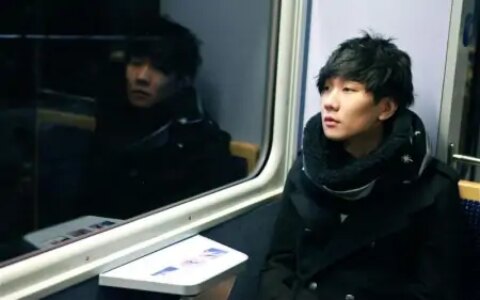 林俊杰是受了多深的情伤，这首歌唱得让人心疼，却是他最喜欢的！-林俊杰唱哭观众