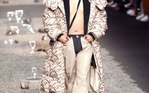 曾被众人吐槽的陈志朋，终究可以活成自己了-49岁陈志朋太拼了