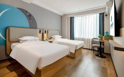 “再多一点”的城市便捷酒店4.0，如何让老店“再新一点”？-附近酒店价格查询500米内