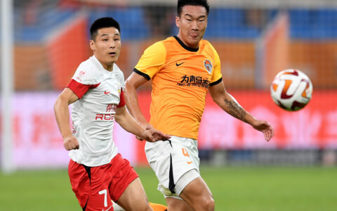 中超|综合消息：海港大胜海牛 泰山不敌蓉城-新赛季中超上海海港队黄牌停赛球员名单