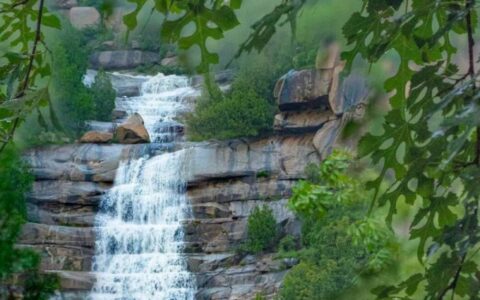 泰山飞瀑：俯注潭千尺 深藏或有龙-泰山云桥飞瀑