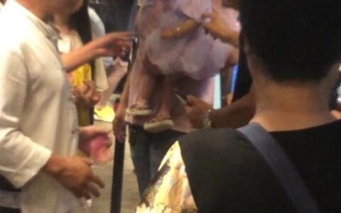 未满1岁孩子乘坐游船也要买票？乌镇景区回应-不到一岁小孩坐飞机要买票吗