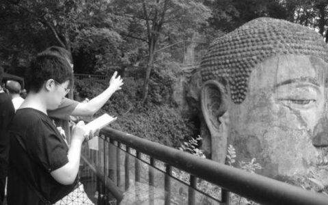 创作优秀作品 让乐山大佛活起来-赞扬乐山大佛的祝福语