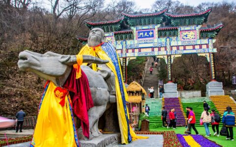 河南栾川老君山，藏着独特的地质风光，是游客喜爱的网红打卡地-河南栾川老君山简介