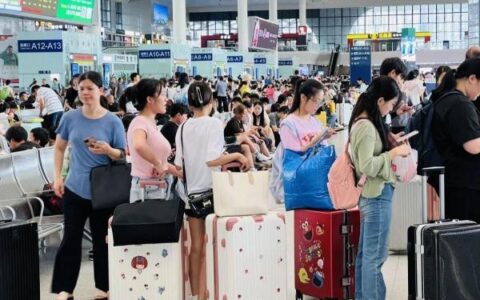 最高打5折，大学新生用录取通知书买火车票享优惠票价-高校录取通知书买火车票