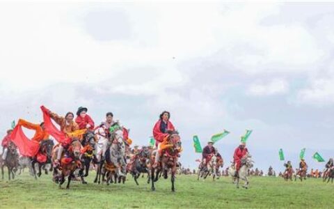 大地欢歌万马奔腾 2023天空之城·理塘“八·一”赛马会开幕-大地欢歌12强拜年