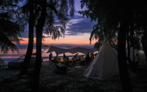 什么样的露营地才是优秀的？当然是既能看风景，又能享受宁静-露营哪里好玩