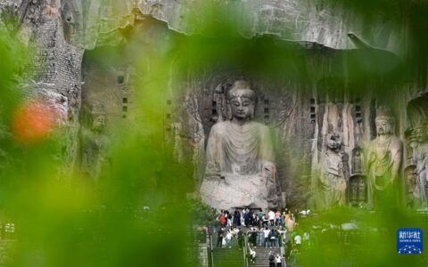 龙门石窟：千年石刻艺术引游客-龙门石窟遗址
