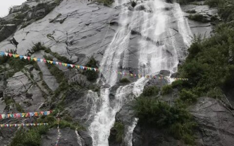 去云南玩选玉龙雪山好还是梅里雪山？有什么区别？