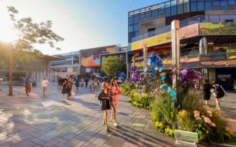 商圈改造几步走｜取经三里屯及太古里 智慧商圈要平衡成本账-三里屯太古里营业额