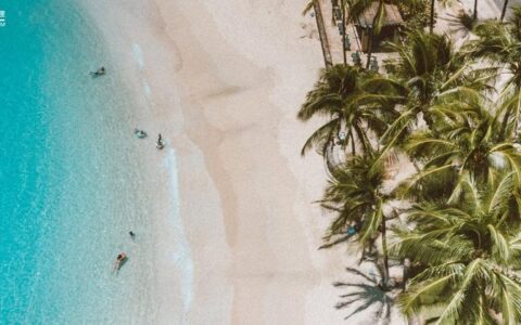 从产品经理角度，解构网红阿那亚-ai智能产品经理