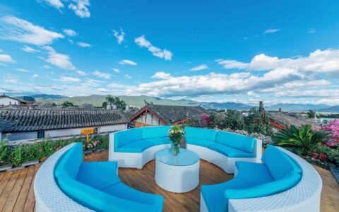 丽江古城内部的民宿，太适合撸猫了-丽江古城的人