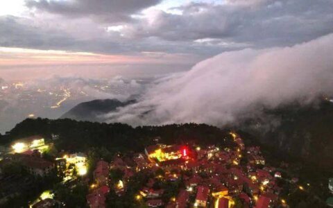 庐山显现壮阔瀑布云-庐山景点旅游攻略图