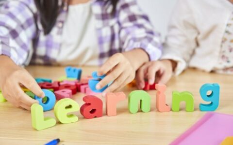 在线少儿英语哪个好？10家机构对比评测，拿定主意！-在线的少儿英语