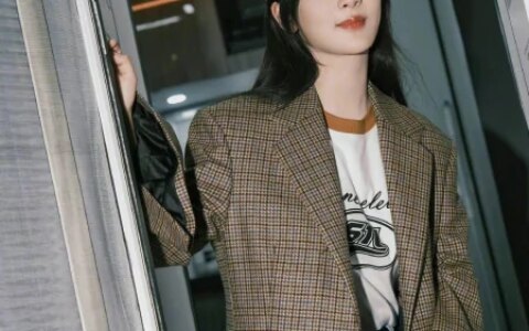 跟着杨紫学穿搭，日常低调又减龄，上班族、学生党都喜欢！-杨紫最近穿的衣服