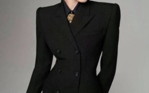 迪丽热巴最新时尚大片，毽子头红唇酷飒十足，气场全开没人顶得住-迪丽热巴造型轰动