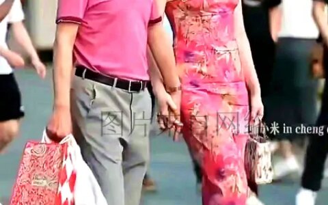 董小姐的身份曝光，她曾遭到学校的劝退，备受他人鄙视-董小姐究竟是谁