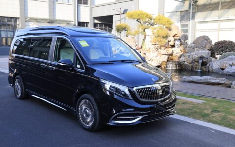 商务居家多面手，奔驰海神7座商务车！内外够豪华，颜值还前卫！-奔驰7座商务车后排空调怎么打开