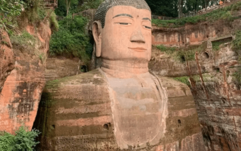 原创
乐山大佛被卖？怎么可能！-乐山大佛被破坏