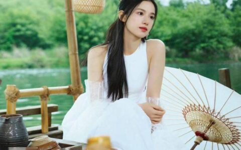 张婧仪新剧《惜花芷》官宣 湖畔呢喃芭莎大片曝光-孕妇可以吃茉莉花么