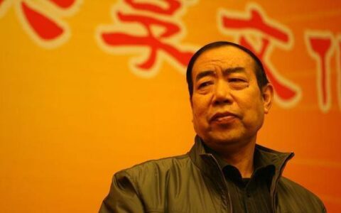 贾平凹前妻威武，仅怀疑贾平凹“精神偷欢”，就悍然离婚-贾平凹有几任妻子