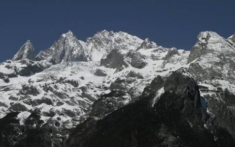 玉龙雪山比珠峰低3000多米，为什么到现在还没有人登顶？-玉龙雪山为什么没有人登上去