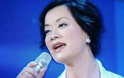 毛阿敏美籍丈夫酒量惊人，身价180亿，儿女颜值逆天