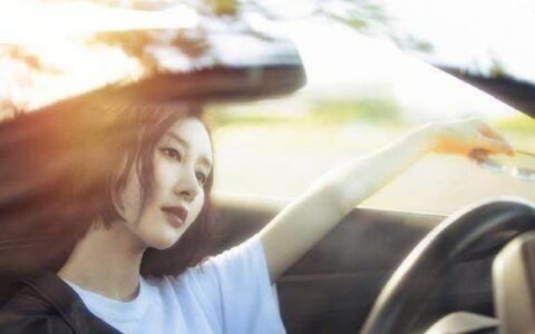 舒畅身穿拼色长裙秀身材一组写真穿出4种风格-舒畅老师