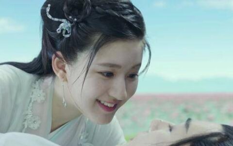 原创
春花秋月：春花和哥哥在花田拥吻，二人玩真心话大冒险，惩罚甜蜜-春花和秋月亲吻是第几集