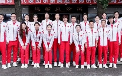 中国女排绝不认输 决胜局12:9领先，俄罗斯以为稳赢，-中国女排不服输