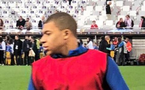 如何评价 2018 年俄罗斯世界杯 1/8 决赛 19 岁姆巴佩制造三球，法国 4:3 阿根廷？