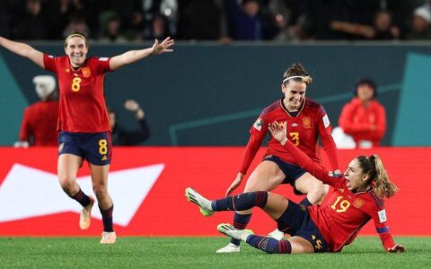 女足世界杯半决赛—西班牙女足以2-1的比分战胜瑞典女足