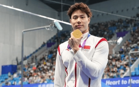 超赞，世界泳联官宣覃海洋荣获游泳界的“金球奖”，张雨菲遗憾落选-覃海洋游泳运动员资料身高