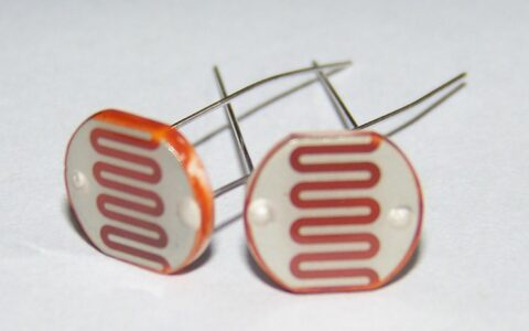 光敏电阻在哪些领域被广泛应用？(光敏电阻)