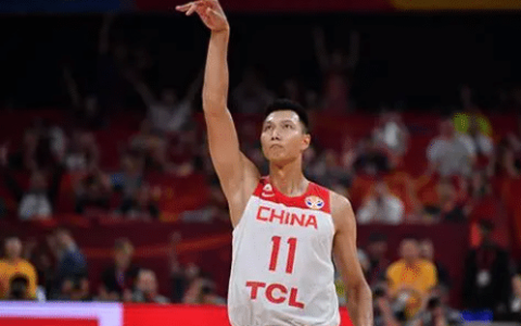 CBA消息：易建联或复出，张镇麟连累篮协副主席，新疆追求刘传兴