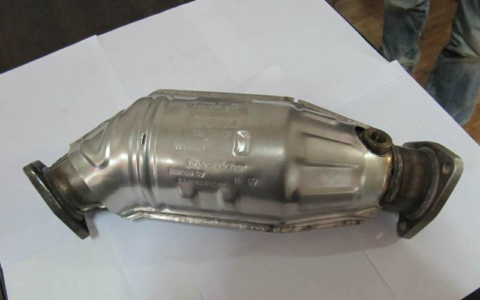 三元催化转换器的原理及堵塞危害