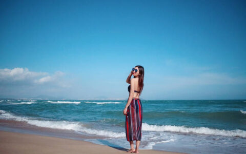 游三亚，找当地十大高端私人导游了解，到本地报团旅游报价是多少