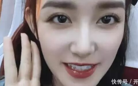 蒋依依和姐姐到重庆旅游，吃火锅热到脱妆，怼脸镜头“奶油肌”绝了