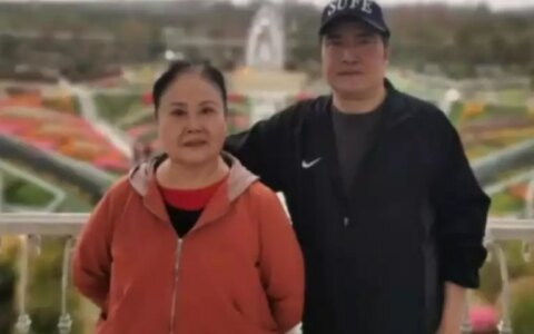 重庆一女子裸辞百万年薪，陪伴68岁患病母亲四处旅游：怕她忘了我