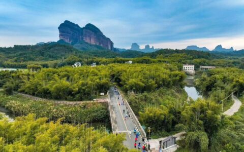 累计爬升562米！丹霞山马拉松开赛，选手饱览世界自然遗产