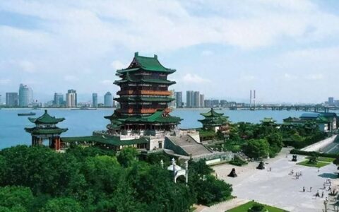 人老了，读懂《滕王阁序》里的五句话，就读懂了人生-滕王阁序朗诵