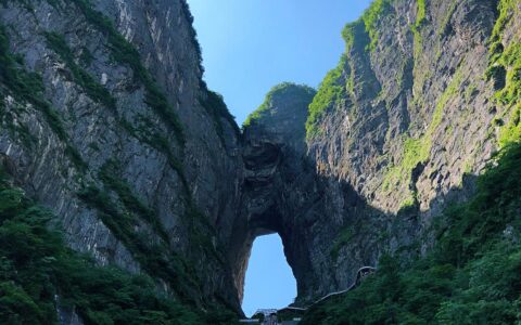 去湖南旅游8天需要多少钱？去湖南玩八天跟团费用只要2000元