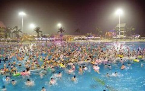 欢乐水魔方开启趣玩下午场 让游客乐享酣畅淋漓