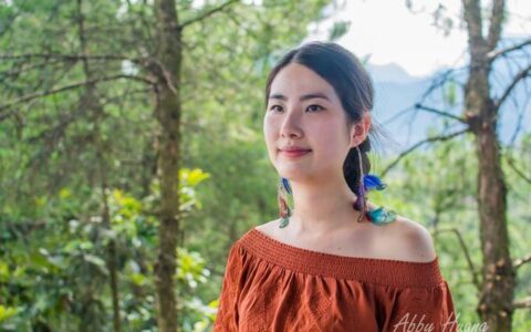 游恩施，找当地十大高端私人导游了解，到本地报团旅游报价是多少